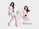 SelenaGomezBeautyQueen