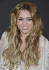 Miley+Cyrus+Long+Hairstyles+Long+Wavy+Cut+Db79xSCahgZl