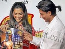 zz85-omshantiom-shahrukh-khan-08[1]
