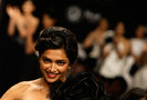 Deepika-Padukone-Hot-LFW-Bollyupdatescom-05[1]