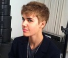 Justin_Bieber_Hair_Feb21news1-300x259