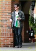 2011-nick-jonas-20432274-877-1222