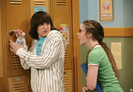 normal_HANNAHMONTANA_Y2_042_004