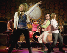 normal_HANNAHMONTANA_Y2_052_009