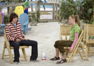 normal_HANNAHMONTANA_Y2_045_027