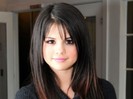 Selena-Gomez-011-1600x1200-400x300