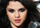 Selena_Gomez_1261431489_4