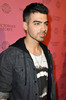 Joe+Jonas+VS+Angels+Host+Pink+Carpet+Event+iOLGR_5A5WUl