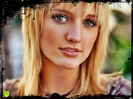 ashlee_simpson_green_eyes-4817[1]