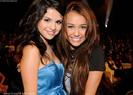 Selena Gomez & Miley Cyurs