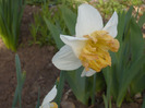 032