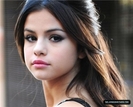 Selena-Shooting-music-video-2011-selena-gomez-19317938-400-324