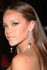 Rihanna+coafuri+si+tunsori+par+lung