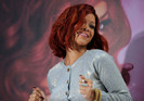 Rihanna+Rihanna+Launches+Reb+l+Fleur+Fragrance+zC-zMr8c548l