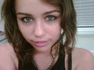 miley-cyrus-870881l-poza