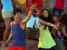 miley-cyrus_COM-highschoolmusical2-cameo-caps09