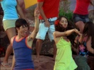 miley-cyrus_COM-highschoolmusical2-cameo-caps10