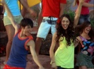 miley-cyrus_COM-highschoolmusical2-cameo-caps17