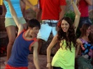 miley-cyrus_COM-highschoolmusical2-cameo-caps19