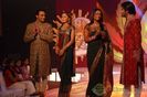 parul-chauhan-and-sara-khan-at-ita-awards-preview-8989[2]