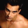 30190-karan-singh-grover[1]