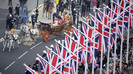 Royal+Wedding+Carriage+Procession+Buckingham+bwGnSIacgrgl