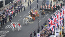 Royal+Wedding+Carriage+Procession+Buckingham+NDbD1Oy8p1Ql