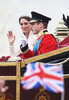 Royal+Wedding+Carriage+Procession+Buckingham+cn47jMzjMrGl