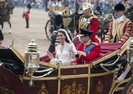 Royal+Wedding+Carriage+Procession+Buckingham+X_eCHIJWnnKl