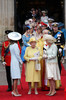 Royal+Wedding+Carriage+Procession+Buckingham+YeiHN-Fyq08l