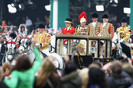 Royal+Wedding+Carriage+Procession+Buckingham+iw-GGNq9uW_l