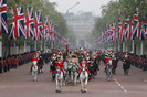 Royal+Wedding+Carriage+Procession+Buckingham+EhJnqUWlGIQl