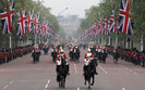 Royal+Wedding+Carriage+Procession+Buckingham+O4BNCEQwCMTl