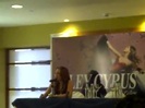 Miley Cyrus en Ecuador.. Rueda de prensa 055