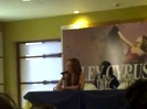 Miley Cyrus en Ecuador.. Rueda de prensa 079