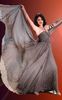 selena-gomez-isi-vinde-rochia-din-a-year-without-rain-in-scop-caritabil