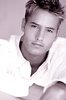 Justin Hartley (1)