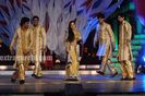 normal_Sara_Khan_performs_at_Star_Parivaar_awards_2010