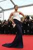 aishwarya-rai-cannes-premiere-bollyupdatescom-01