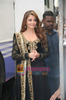 normal_Aishwarya Rai Bachchan on the sets of Master Chef in Film City on 16th Sept 2010 (13)