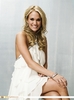 Carrie Underwood (32)