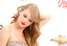 Taylor Swift 2011 Billboard Music Awards Arrivals ZHTlcK2R1gml