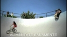 normal_Anahi_Comercial_Snickers_Latinoamerica_(frame_294)