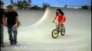 normal_Anahi_Comercial_Snickers_Latinoamerica_(frame_295)
