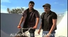 normal_Anahi_Comercial_Snickers_Latinoamerica_(frame_362)