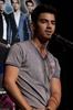 -08-05-10-Jonas-Brothers-Chicago-Press-Conference-joe-jonas-14513535-265-400