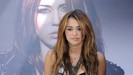 mileycyruspresentshernewalbum_tikipetercelebritycity013