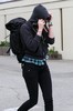 Kristen+Stewart+Hiding+Paparazzi+GpueykgdEI_l