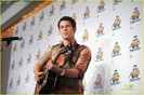 Nick-Jonas-Chewy-Superstar-Concert-nick-jonas-22713562-1222-815