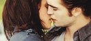 robert-pattinson-kristen-stewart-kissing